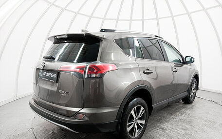 Toyota RAV4, 2018 год, 2 340 000 рублей, 6 фотография