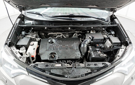 Toyota RAV4, 2018 год, 2 340 000 рублей, 11 фотография