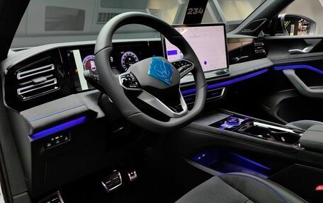 Volkswagen Tiguan, 2025 год, 4 900 000 рублей, 17 фотография