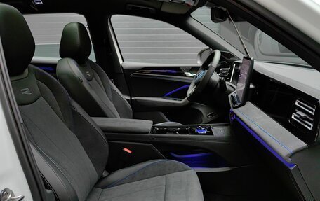 Volkswagen Tiguan, 2025 год, 4 900 000 рублей, 22 фотография