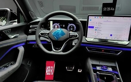 Volkswagen Tiguan, 2025 год, 4 900 000 рублей, 16 фотография