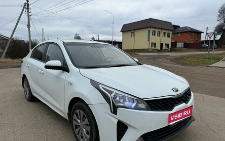 KIA Rio IV, 2020 год, 895 000 рублей, 1 фотография
