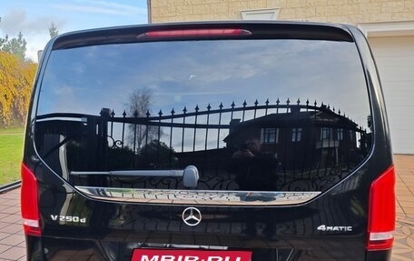 Mercedes-Benz V-Класс, 2018 год, 6 000 000 рублей, 3 фотография