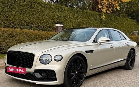 Bentley Flying Spur, 2023 год, 33 000 000 рублей, 3 фотография