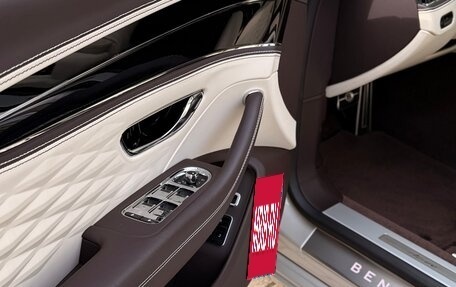 Bentley Flying Spur, 2023 год, 33 000 000 рублей, 14 фотография