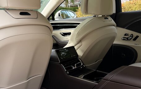 Bentley Flying Spur, 2023 год, 33 000 000 рублей, 18 фотография