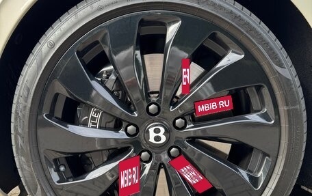 Bentley Flying Spur, 2023 год, 33 000 000 рублей, 25 фотография