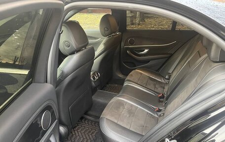 Mercedes-Benz E-Класс, 2021 год, 3 650 000 рублей, 4 фотография