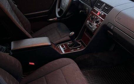 Mercedes-Benz C-Класс, 1996 год, 1 300 000 рублей, 10 фотография