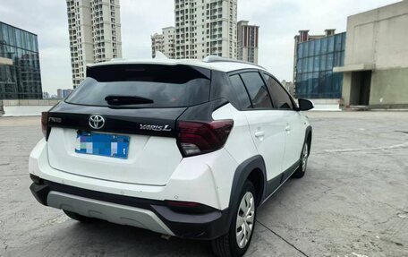 Toyota Yaris, 2022 год, 1 402 000 рублей, 4 фотография