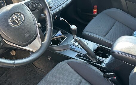 Toyota RAV4, 2018 год, 3 060 000 рублей, 10 фотография