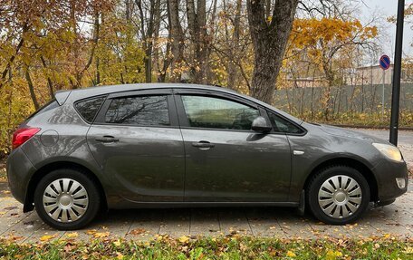 Opel Astra J, 2010 год, 595 000 рублей, 9 фотография