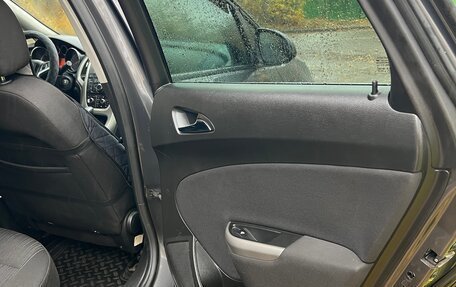 Opel Astra J, 2010 год, 595 000 рублей, 24 фотография