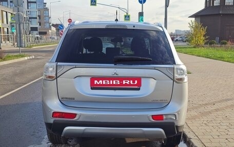 Mitsubishi Outlander III рестайлинг 3, 2014 год, 1 550 000 рублей, 5 фотография