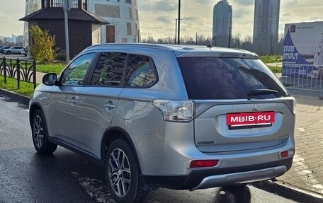 Mitsubishi Outlander III рестайлинг 3, 2014 год, 1 550 000 рублей, 6 фотография