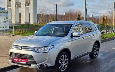 Mitsubishi Outlander III рестайлинг 3, 2014 год, 1 550 000 рублей, 8 фотография