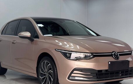 Volkswagen Golf VIII, 2021 год, 1 820 000 рублей, 2 фотография
