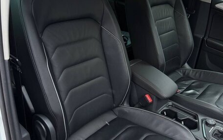 Volkswagen Tiguan II, 2017 год, 2 240 000 рублей, 19 фотография