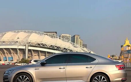 Skoda Superb III рестайлинг, 2022 год, 1 800 001 рублей, 7 фотография