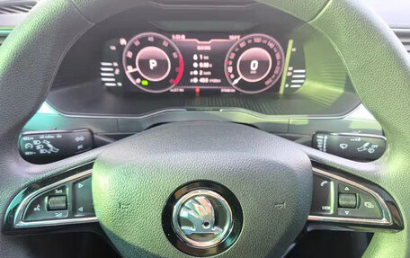 Skoda Superb III рестайлинг, 2022 год, 1 800 001 рублей, 13 фотография