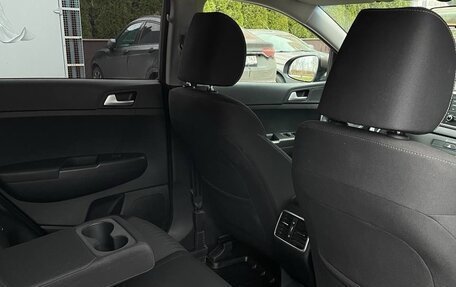 KIA Sportage IV рестайлинг, 2021 год, 2 150 000 рублей, 28 фотография