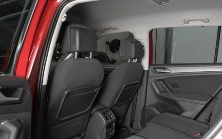 Volkswagen Tiguan II, 2019 год, 2 646 000 рублей, 17 фотография