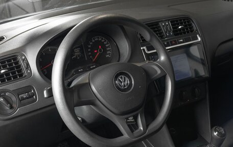 Volkswagen Polo VI (EU Market), 2015 год, 912 000 рублей, 3 фотография