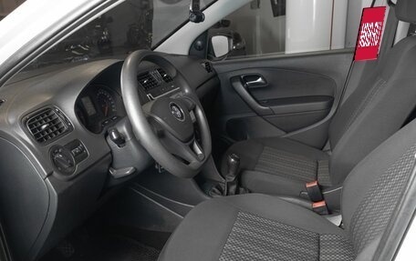 Volkswagen Polo VI (EU Market), 2015 год, 912 000 рублей, 15 фотография