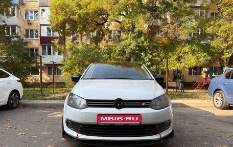 Volkswagen Polo VI (EU Market), 2015 год, 950 000 рублей, 11 фотография