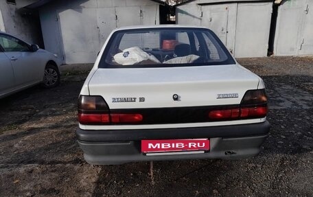 Renault 19 II, 1998 год, 250 000 рублей, 5 фотография