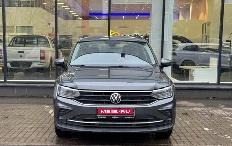 Volkswagen Tiguan II, 2021 год, 3 350 000 рублей, 2 фотография