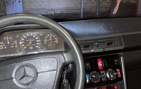 Mercedes-Benz E-Класс, 1994 год, 255 000 рублей, 6 фотография