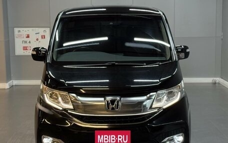 Honda Stepwgn IV, 2017 год, 1 947 000 рублей, 2 фотография