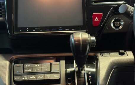 Honda Stepwgn IV, 2017 год, 1 947 000 рублей, 13 фотография