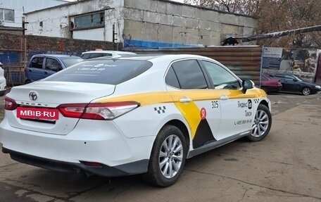 Toyota Camry, 2019 год, 1 000 000 рублей, 4 фотография