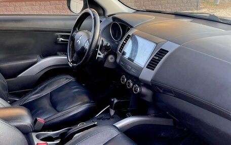 Mitsubishi Outlander III рестайлинг 3, 2011 год, 1 150 000 рублей, 8 фотография