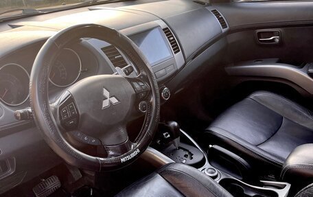 Mitsubishi Outlander III рестайлинг 3, 2011 год, 1 150 000 рублей, 10 фотография