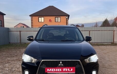 Mitsubishi Outlander III рестайлинг 3, 2011 год, 1 150 000 рублей, 2 фотография