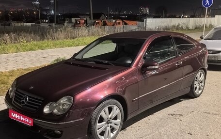Mercedes-Benz C-Класс, 2006 год, 800 000 рублей, 1 фотография
