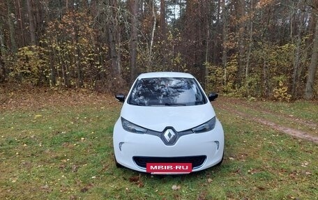 Renault ZOE I рестайлинг, 2016 год, 670 000 рублей, 11 фотография
