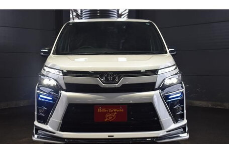 Toyota Voxy III, 2021 год, 2 100 035 рублей, 2 фотография