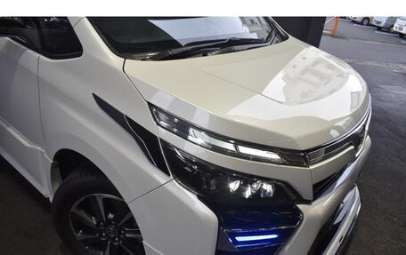 Toyota Voxy III, 2021 год, 2 100 035 рублей, 3 фотография