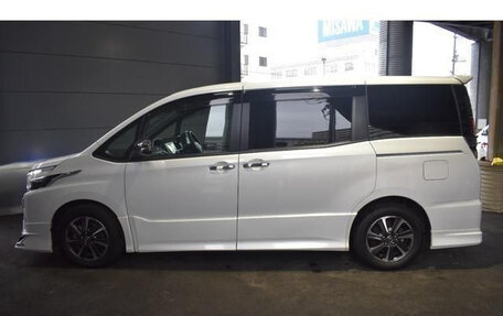 Toyota Voxy III, 2021 год, 2 100 035 рублей, 5 фотография