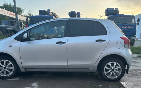 Toyota Yaris III рестайлинг, 2008 год, 440 000 рублей, 2 фотография