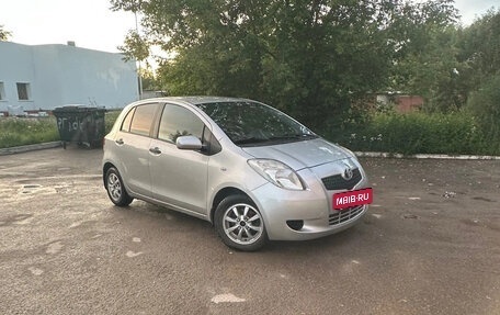 Toyota Yaris III рестайлинг, 2008 год, 440 000 рублей, 4 фотография
