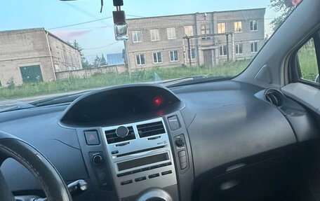 Toyota Yaris III рестайлинг, 2008 год, 440 000 рублей, 10 фотография