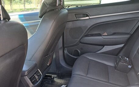 Hyundai Elantra VI рестайлинг, 2016 год, 1 750 000 рублей, 9 фотография