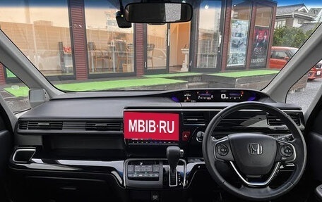 Honda Stepwgn IV, 2017 год, 1 800 035 рублей, 7 фотография