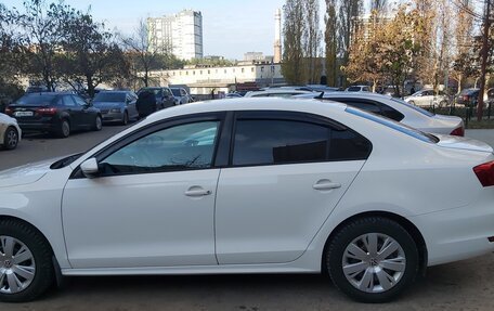 Volkswagen Jetta VI, 2014 год, 990 000 рублей, 3 фотография