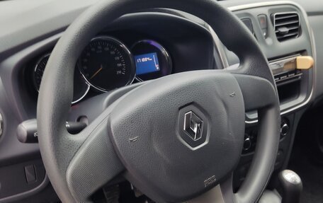 Renault Logan II, 2015 год, 650 000 рублей, 5 фотография